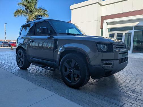 2024 Land Rover Defender 90 P400 X-Dynamic SE