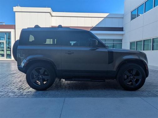 2024 Land Rover Defender 90 P400 X-Dynamic SE