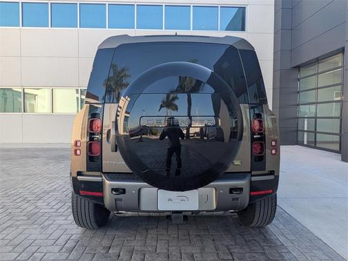 2024 Land Rover Defender 90 P400 X-Dynamic SE