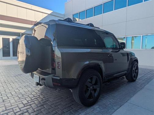 2024 Land Rover Defender 90 P400 X-Dynamic SE