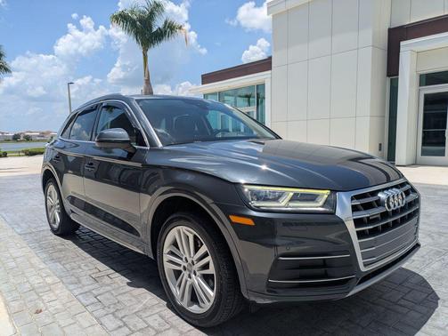 Manhattan Gray Metallic 2020 Audi Q5 45 Premium Plus