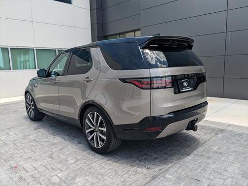 2024 Land Rover Discovery P360 Dynamic SE