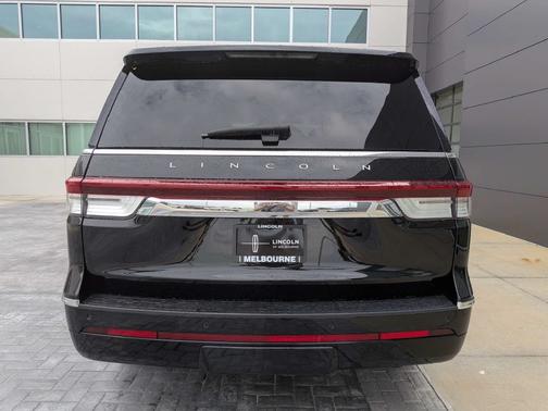 Infinite Black Metallic Clearcoat 2024 Lincoln Navigator Reserve