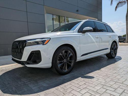 2026 Audi Q7 55 Premium Plus