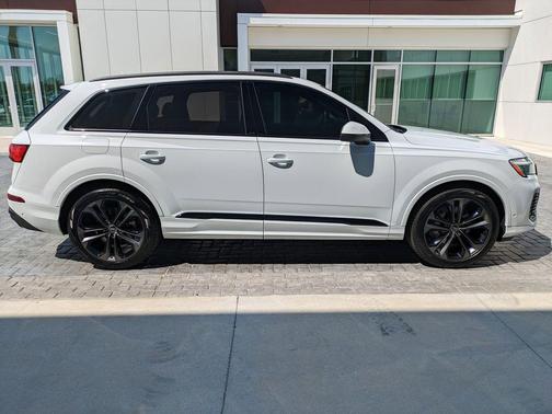 2026 Audi Q7 55 Premium Plus