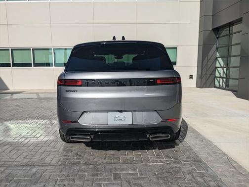 2025 Land Rover Range Rover Sport SE