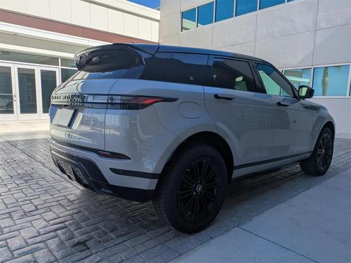 2026 Land Rover Range Rover Evoque Dynamic SE