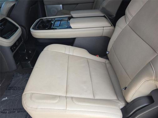 Ceramic Pearl Metallic Tri-Coat 2024 Lincoln Navigator Reserve