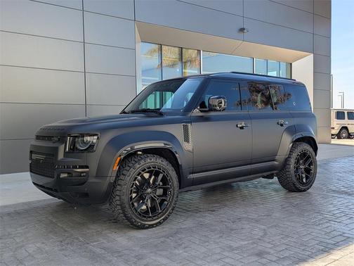 2026 Land Rover Defender 110 V8