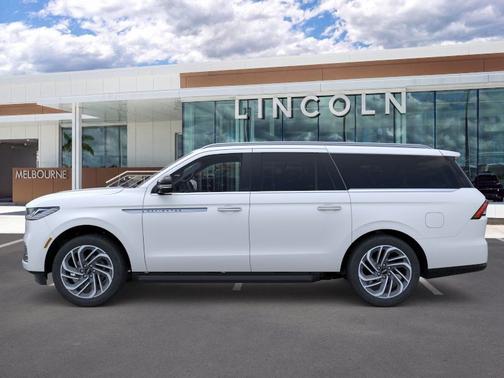 White Metallic 2026 Lincoln Navigator Premiere