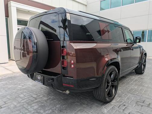 2025 Land Rover Defender 130 P400 X-Dynamic SE