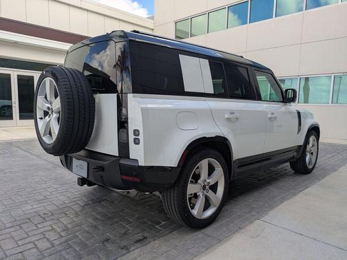 Fuji White 2026 Land Rover Defender P400 X-Dynamic SE