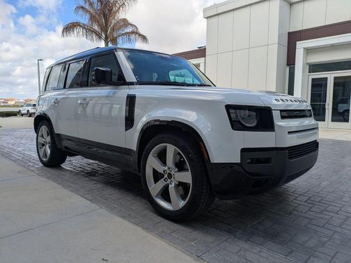 Fuji White 2026 Land Rover Defender P400 X-Dynamic SE