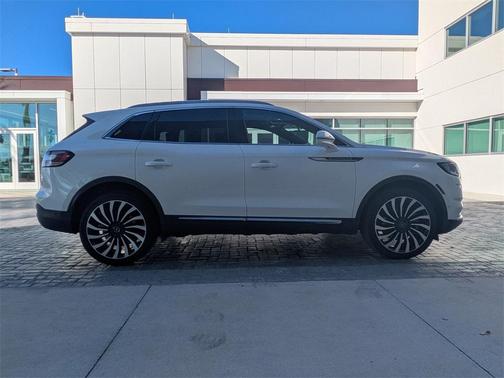 2022 Lincoln Nautilus Black Label