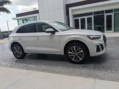 2024 Audi Q5 45 S line Prestige