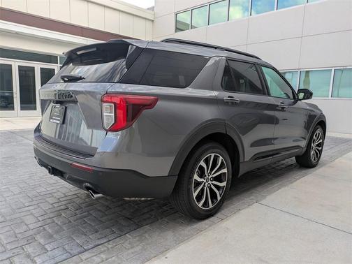 2022 Ford Explorer ST-Line