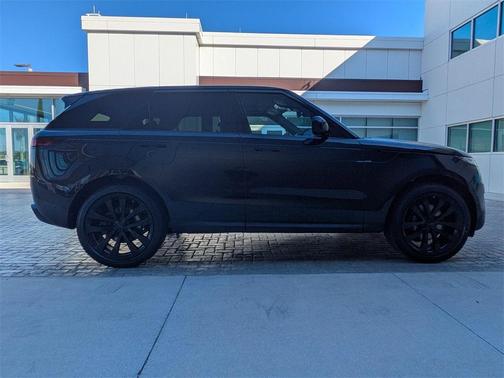 2026 Land Rover Range Rover Sport SE