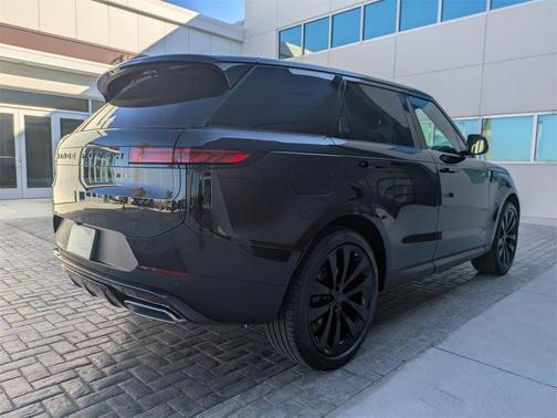 2026 Land Rover Range Rover Sport SE