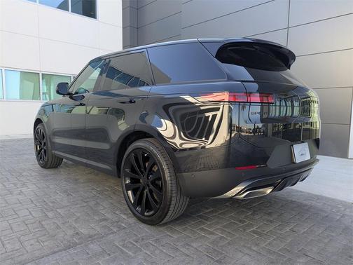 2026 Land Rover Range Rover Sport SE