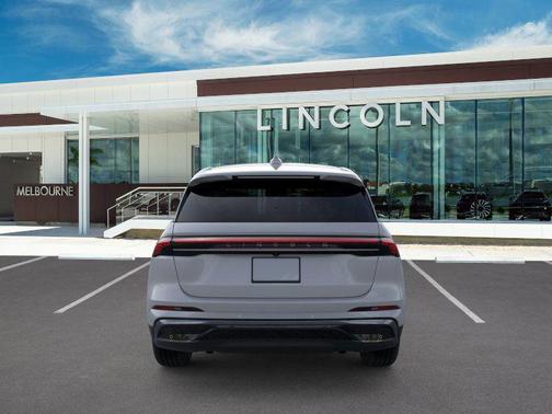 Gray Matter Metallic Clearcoat 2026 Lincoln Nautilus Premiere