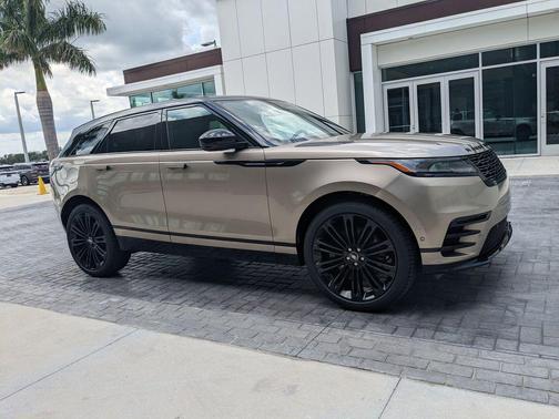 2026 Land Rover Range Rover Velar P250 SE R-Dynamic