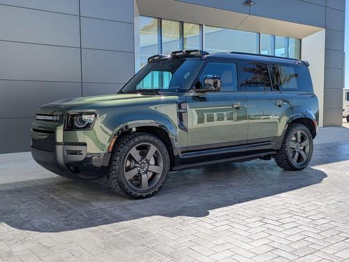 Woolstone Green Metallic 2026 Land Rover Defender P400 X-Dynamic SE