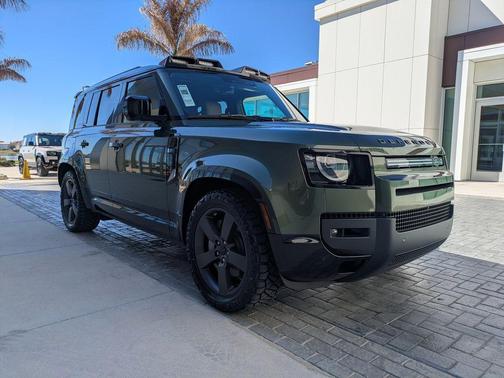 Woolstone Green Metallic 2026 Land Rover Defender P400 X-Dynamic SE