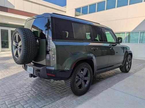 2026 Land Rover Defender P400 X-Dynamic SE