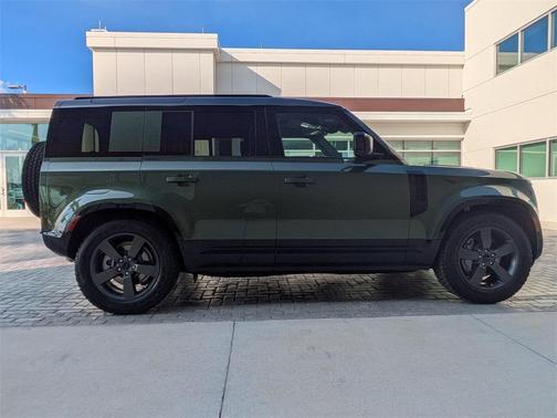 2026 Land Rover Defender P400 X-Dynamic SE