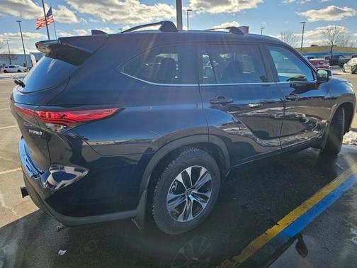 2023 Toyota Highlander Hybrid XLE