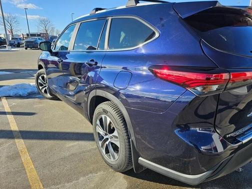2023 Toyota Highlander Hybrid XLE