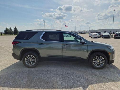 Silver Sage Metallic 2023 Chevrolet Traverse LT Cloth