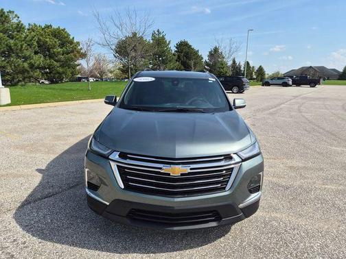 Silver Sage Metallic 2023 Chevrolet Traverse LT Cloth