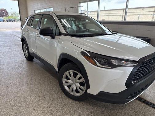 Pearl 2023 Toyota Corolla Cross L