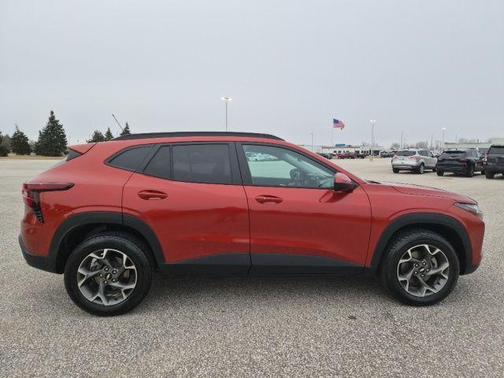 Cayenne Orange Metallic 2024 Chevrolet Trax LT