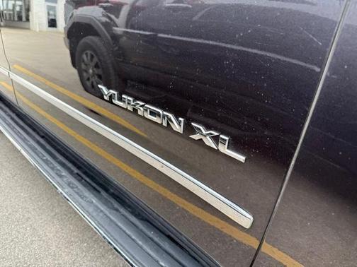 2017 GMC Yukon XL SLT