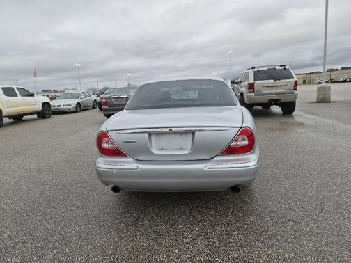 Silver 2006 Jaguar XJ8 L