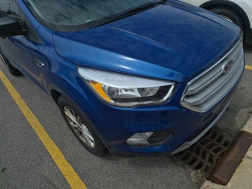 Lightning Blue Metallic 2019 Ford Escape SE