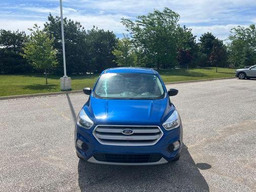 Lightning Blue Metallic 2019 Ford Escape SE