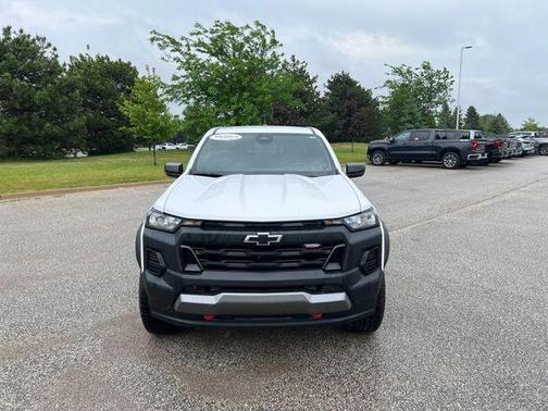 Summit White 2024 Chevrolet Colorado Trail Boss