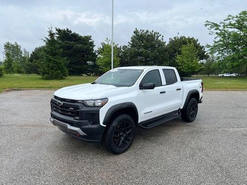 Summit White 2024 Chevrolet Colorado Trail Boss