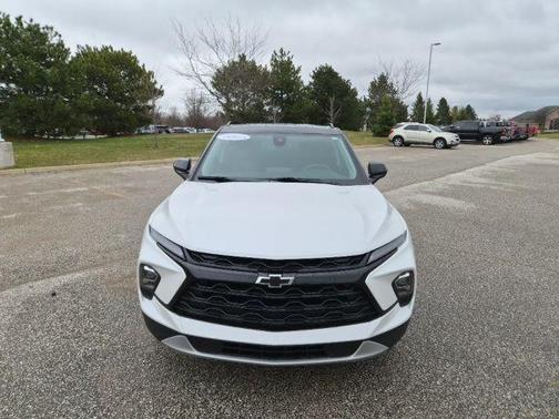 Iridescent Pearl Tricoat 2024 Chevrolet Blazer LT