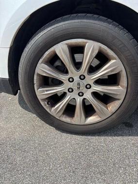 White Platinum Clearcoat Metallic 2014 Lincoln MKT EcoBoost