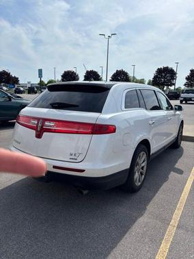 White Platinum Clearcoat Metallic 2014 Lincoln MKT EcoBoost