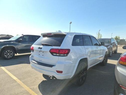 Bright White Clearcoat 2018 Jeep Grand Cherokee Altitude