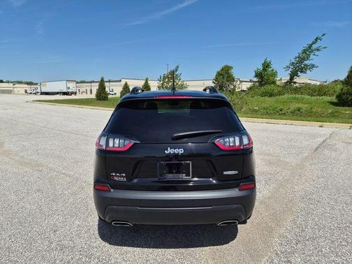 Diamond Black 2022 Jeep Cherokee Latitude Lux