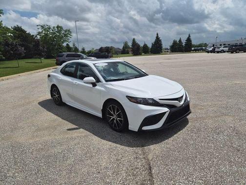 Super White 2021 Toyota Camry SE