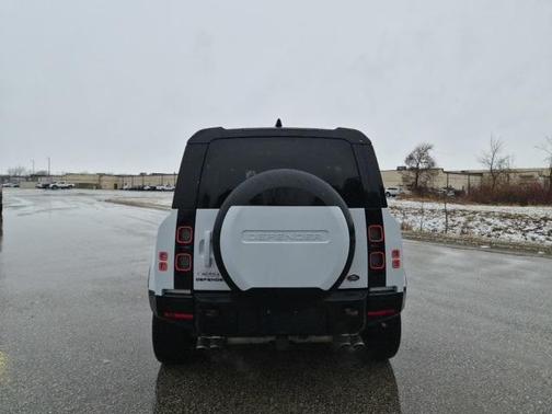 2023 Land Rover Defender 110 V8