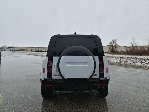 Yulong White 2023 Land Rover Defender 110 V8