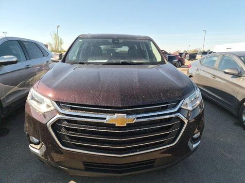 Black Cherry Metallic 2021 Chevrolet Traverse LT Cloth
